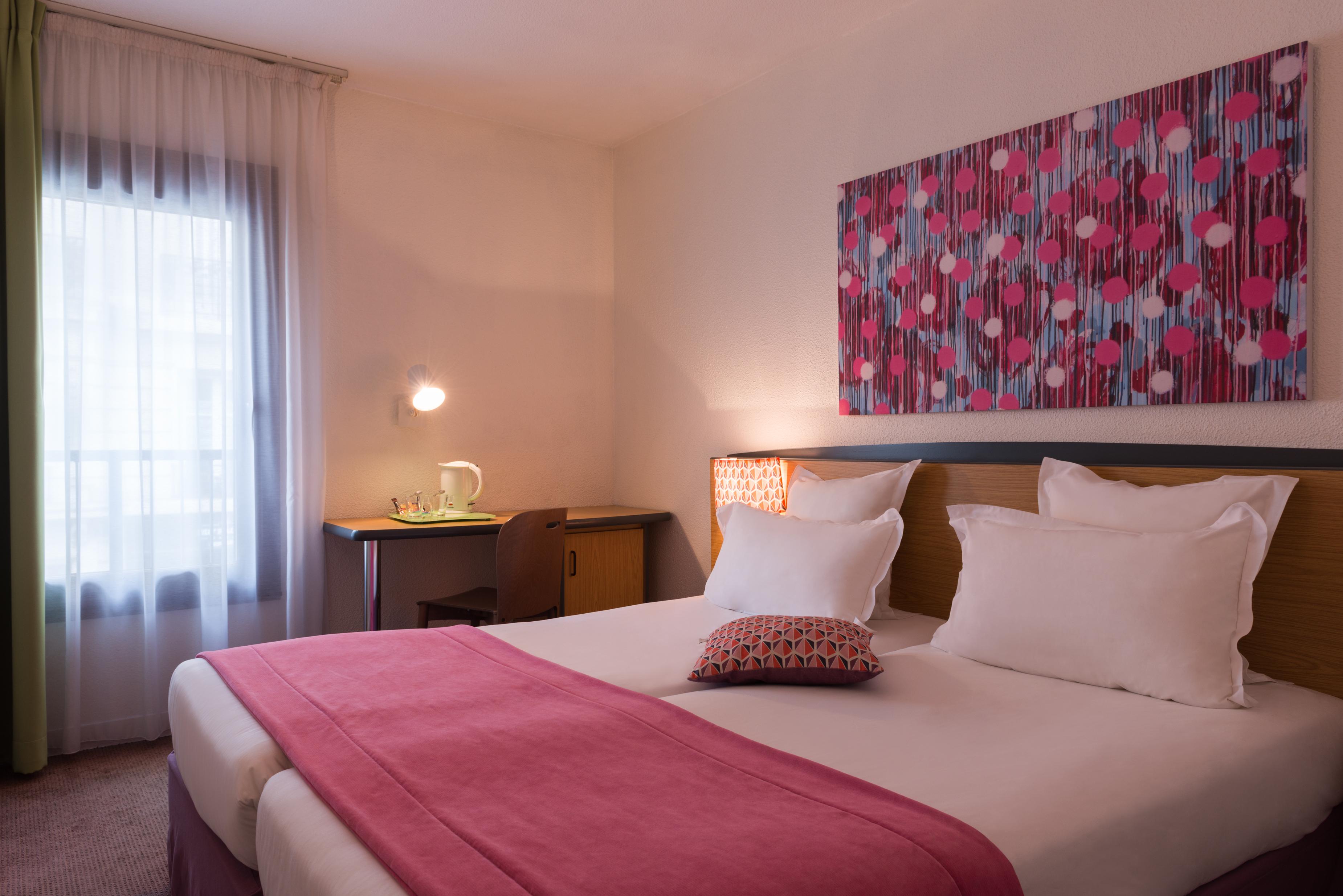 Hotel Paris Louis Blanc Bagian luar foto