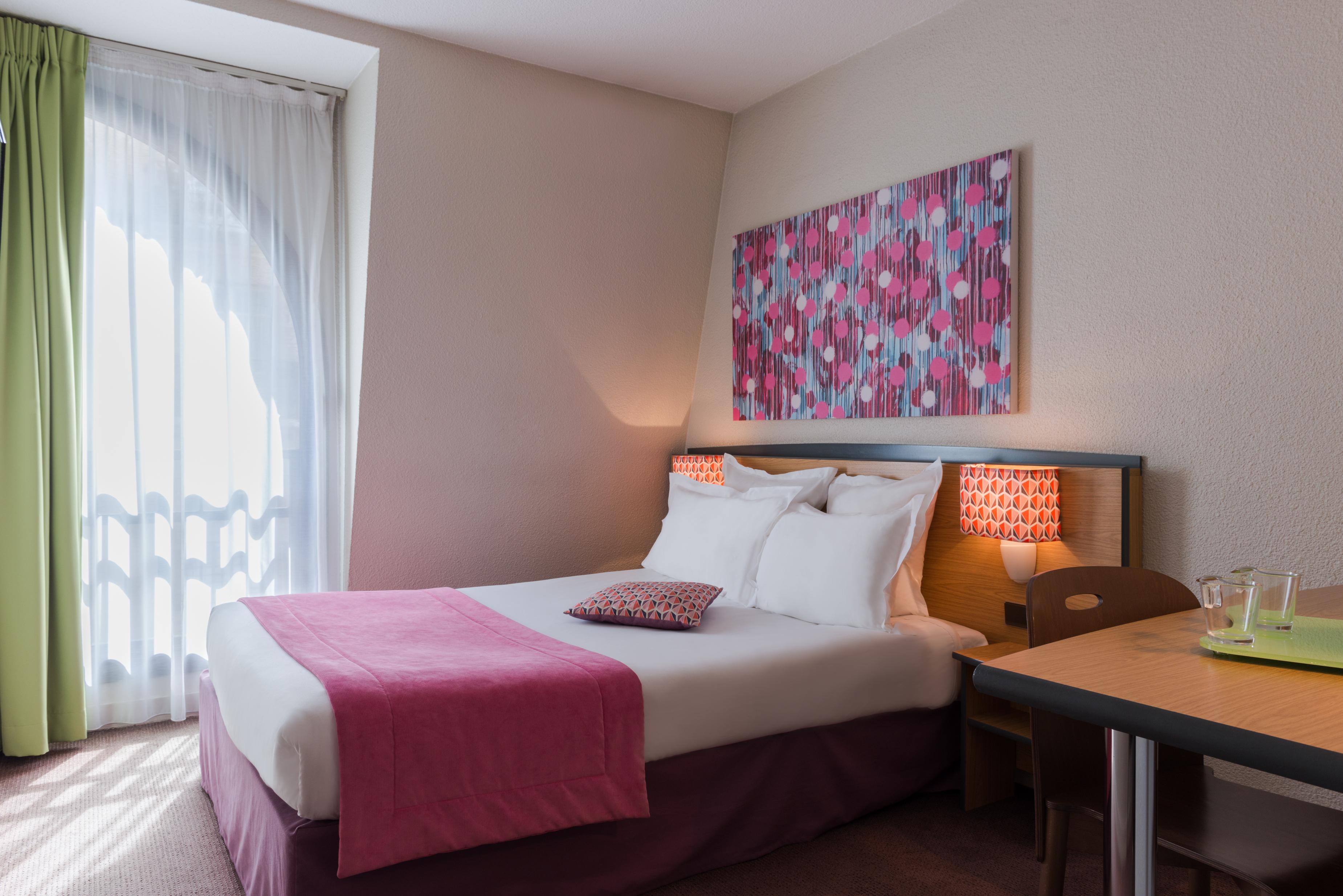 Hotel Paris Louis Blanc Bagian luar foto